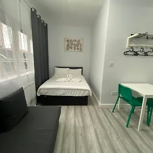 Guest house Comfortable - Cosy - Budget In City Center, London